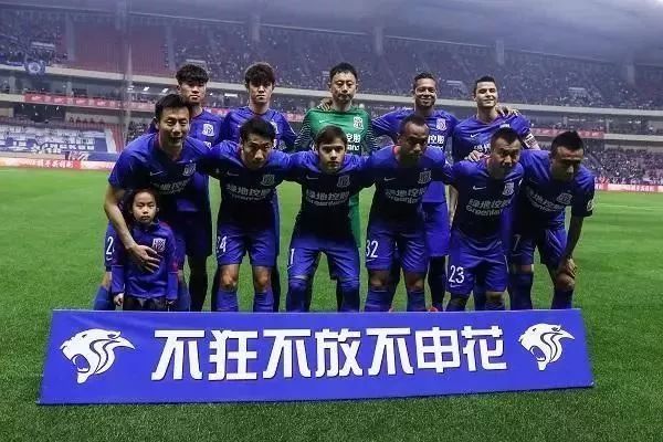 如何评价哈维·阿隆索的球员生涯，他的表现怎么样？