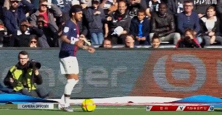 半场战报：霍芬海姆3-0奥格斯堡，布格尔1射1传，巴祖马纳-杜尔破门