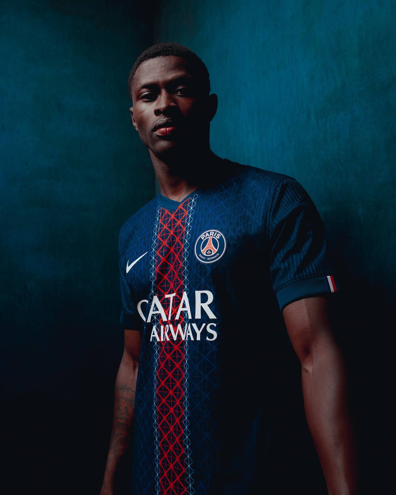 米体：因拉齐奥伤病过多，主席洛蒂托请来神父为球队祝福