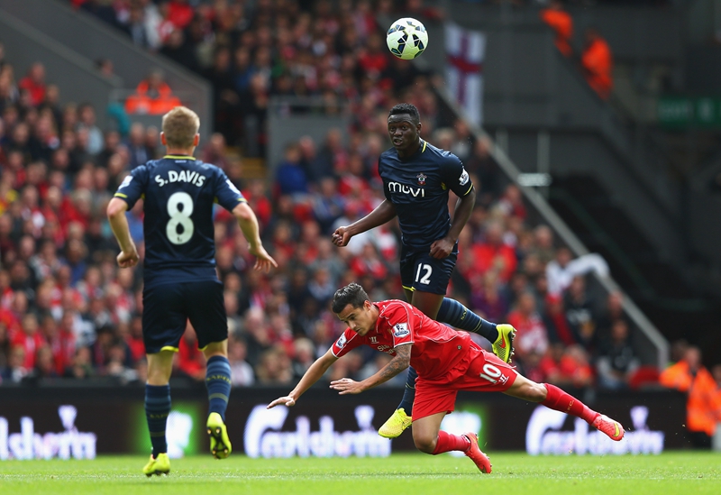 一位重病球迷被邀请看阿贾克斯的比赛，但因病情恶化未能实现