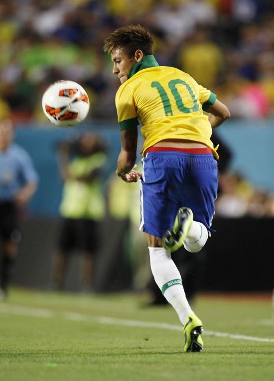 26状元大热！卡梅伦·布泽尔8场比赛创下30年来纪录